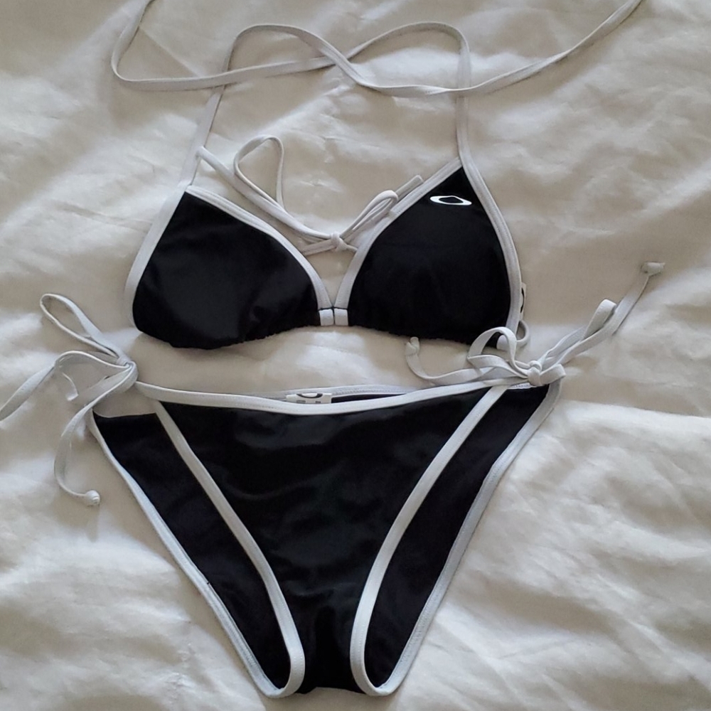 Oakley bikini